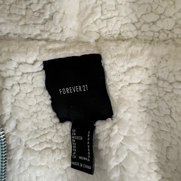 Forever 21 - Picture 2 of 2